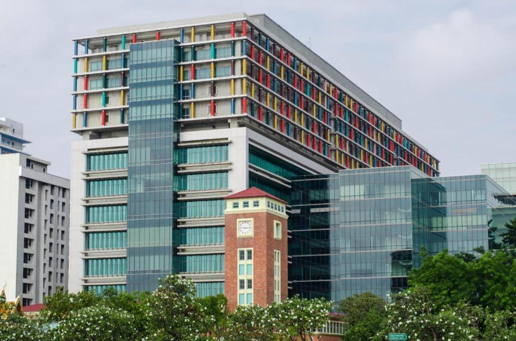 Resort Bangphlat Bangkok Exterior photo