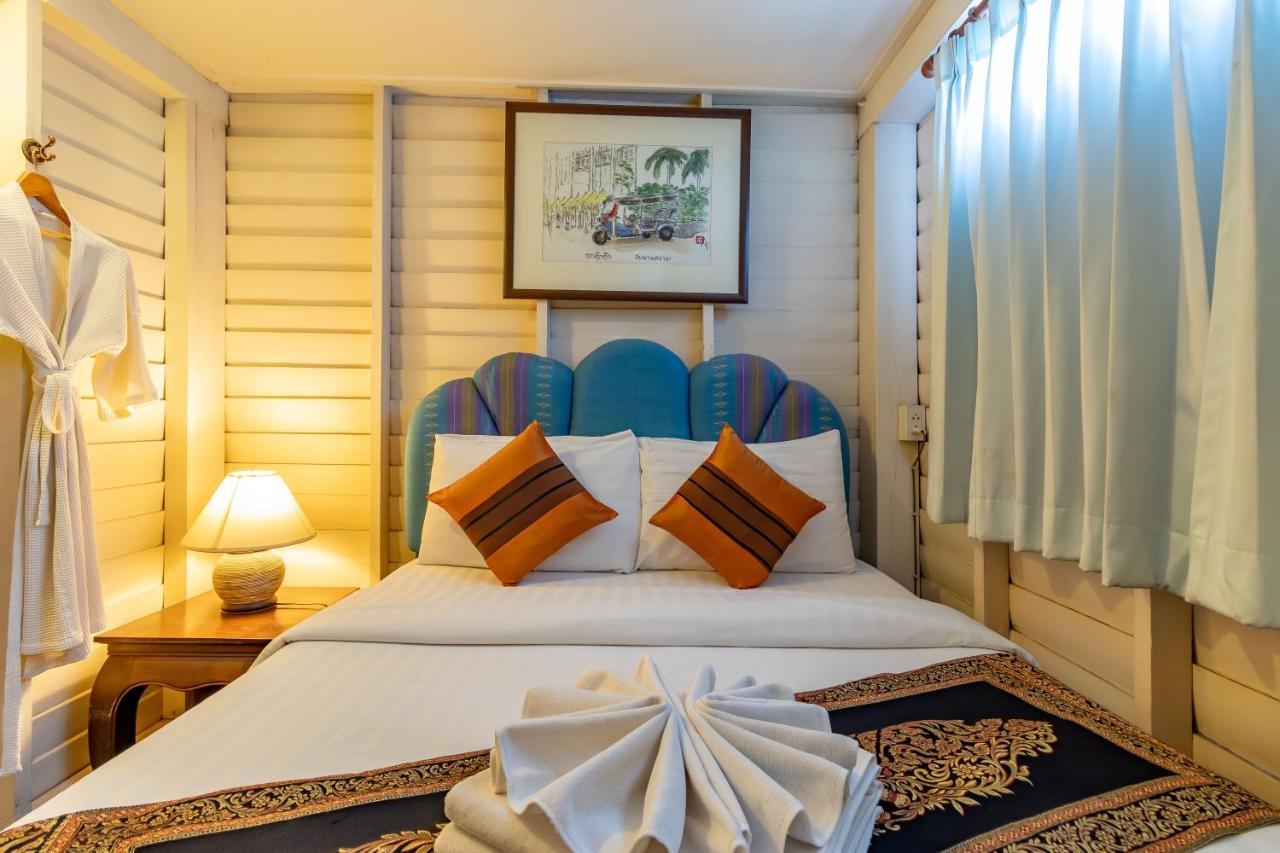 Resort Bangphlat Bangkok Exterior photo