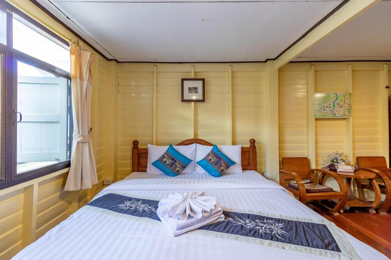 Resort Bangphlat Bangkok Exterior photo