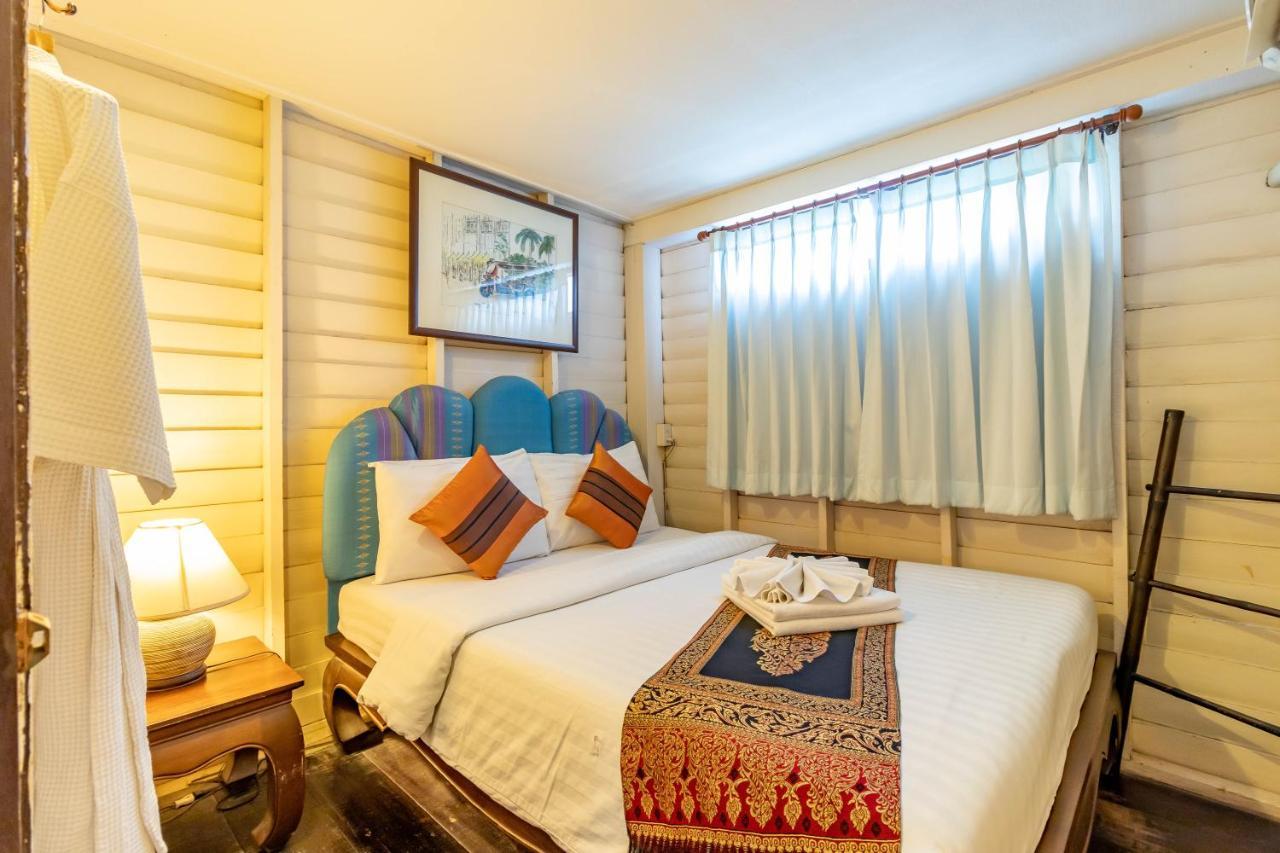Resort Bangphlat Bangkok Exterior photo
