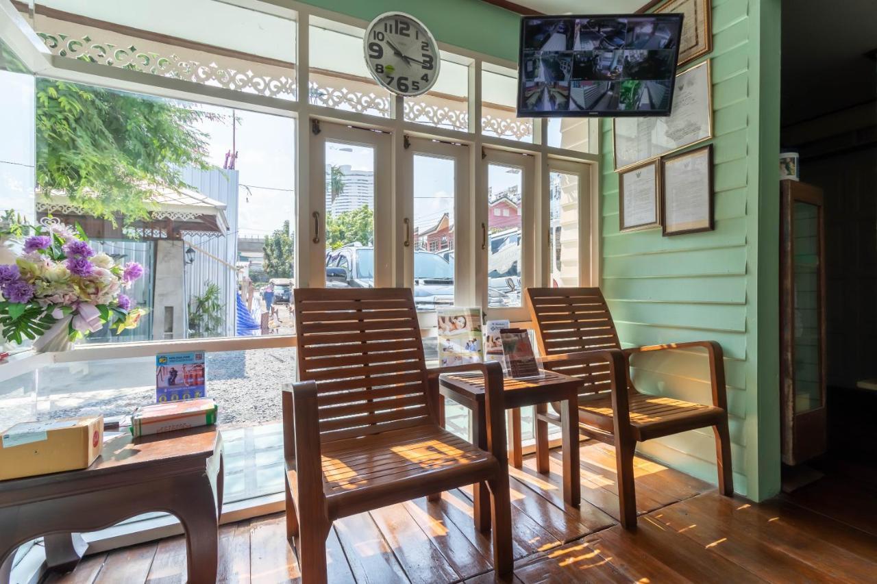 Resort Bangphlat Bangkok Exterior photo